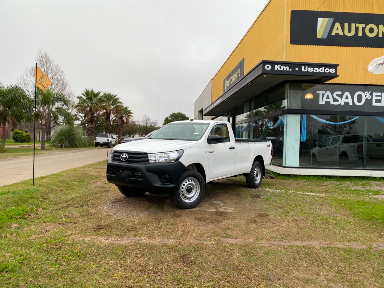 TOYOTA HILUX CABINA SIMPLE 4X4 0KM